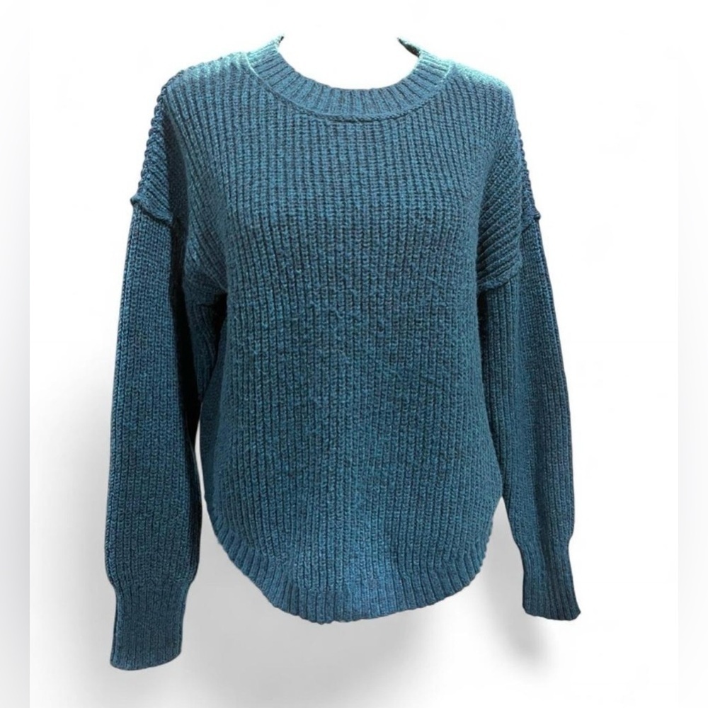 SO Women's Blue Crew Neck Sweater Size Large Basic